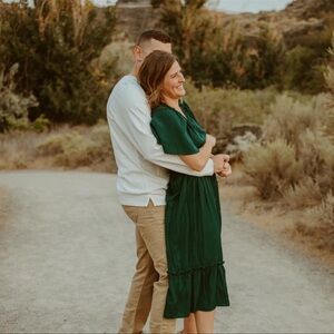 ✨EUC✨ Whitney Washed Satin Ruffled Smocked Bodice Midi Dress in Hunter Green
